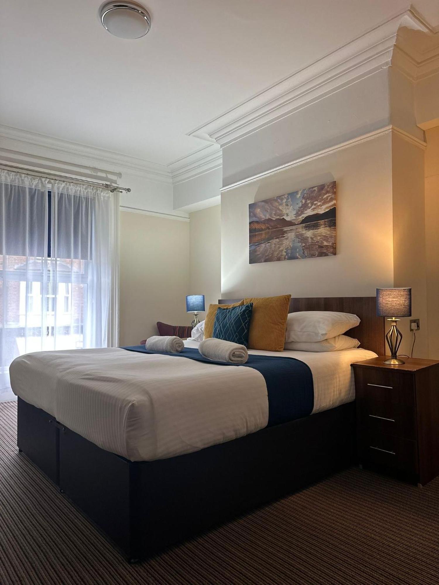 Hotel The 3*