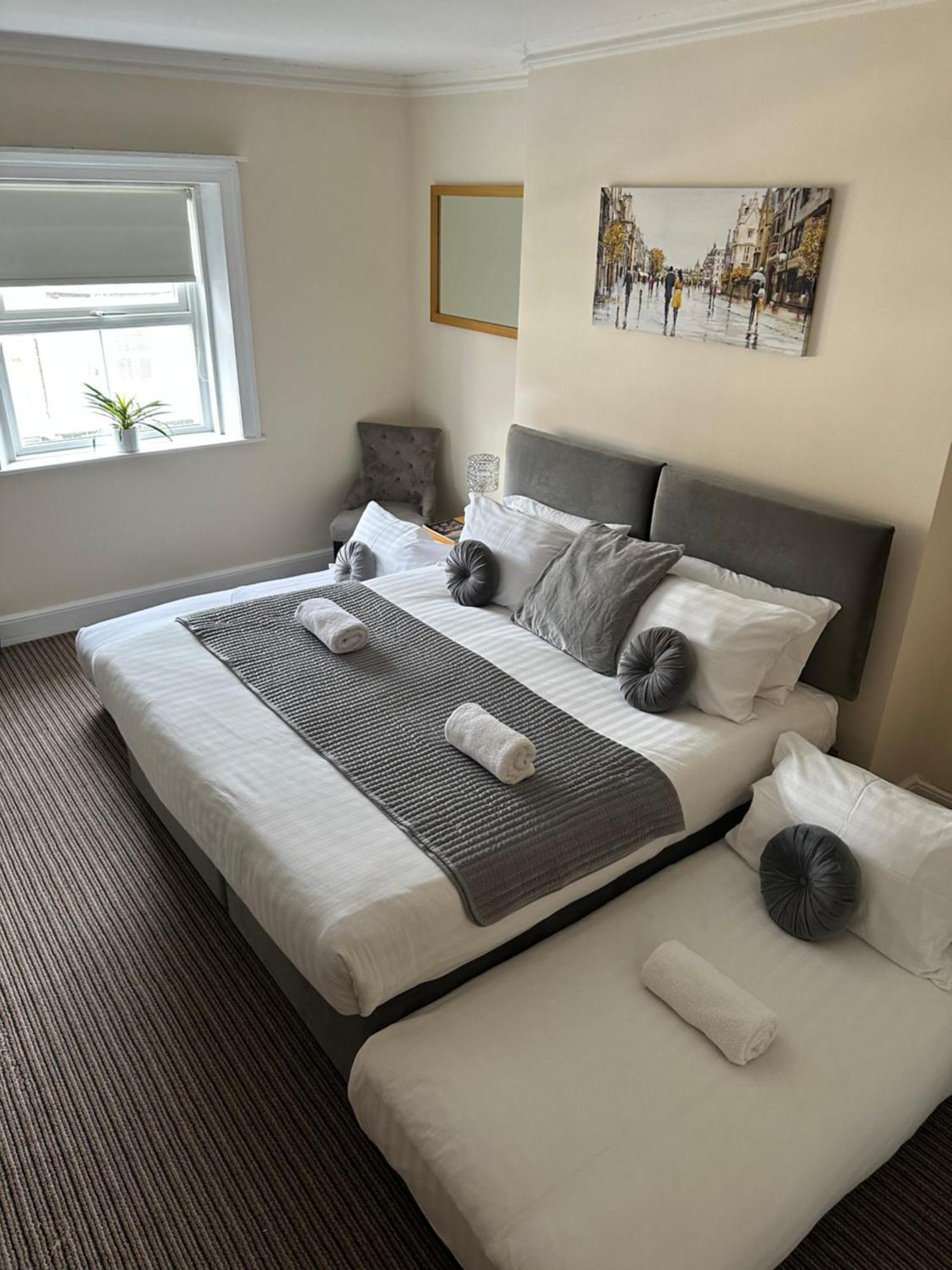 Hotel The 3*