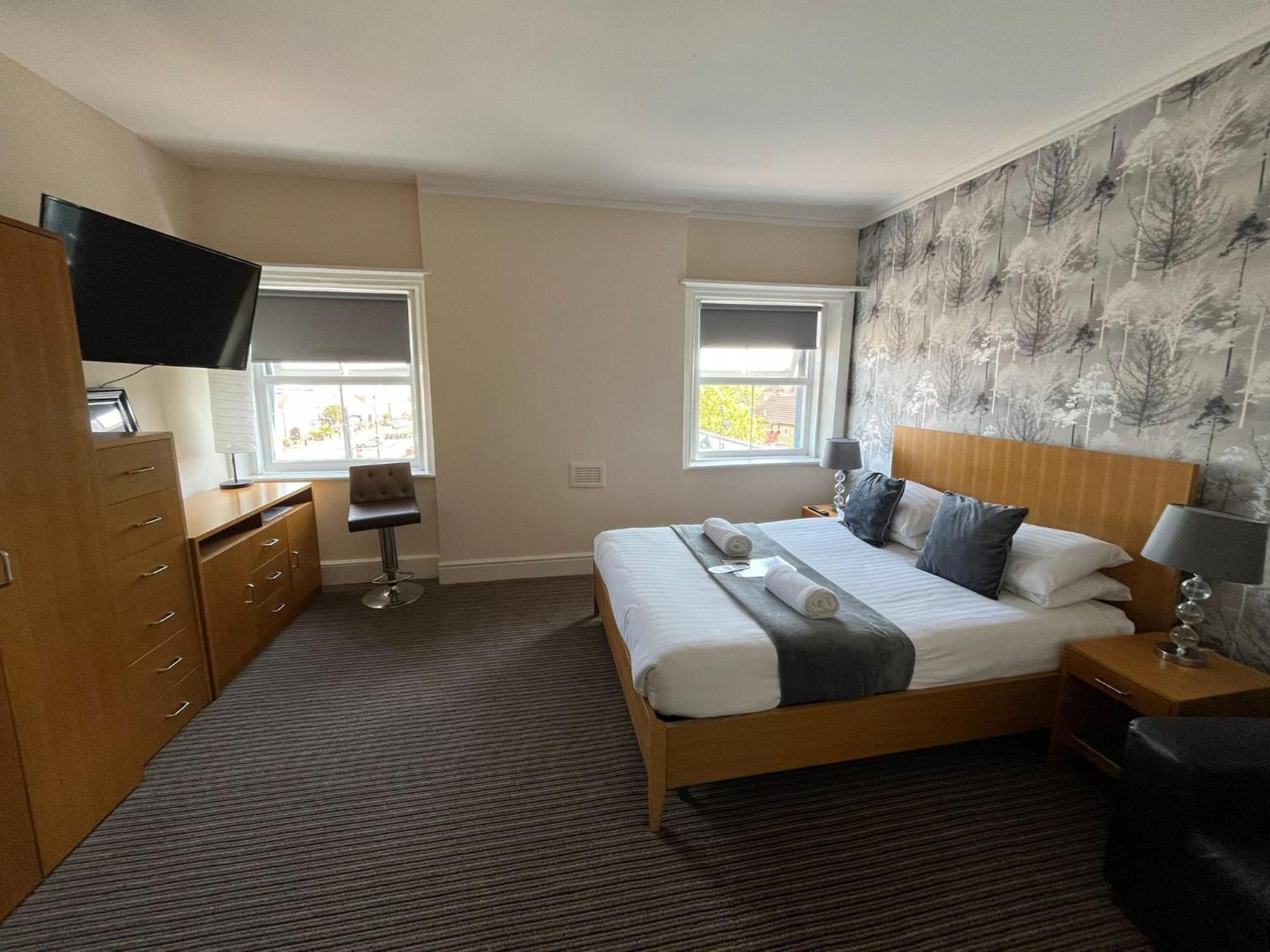 Hotel The 3*